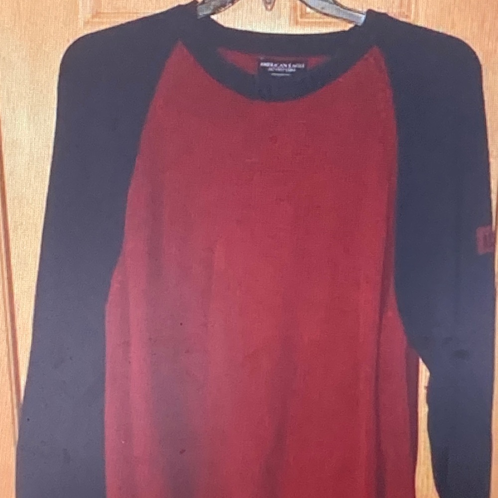 American Eagle Outfitters Red and Black Crewneck Sweater